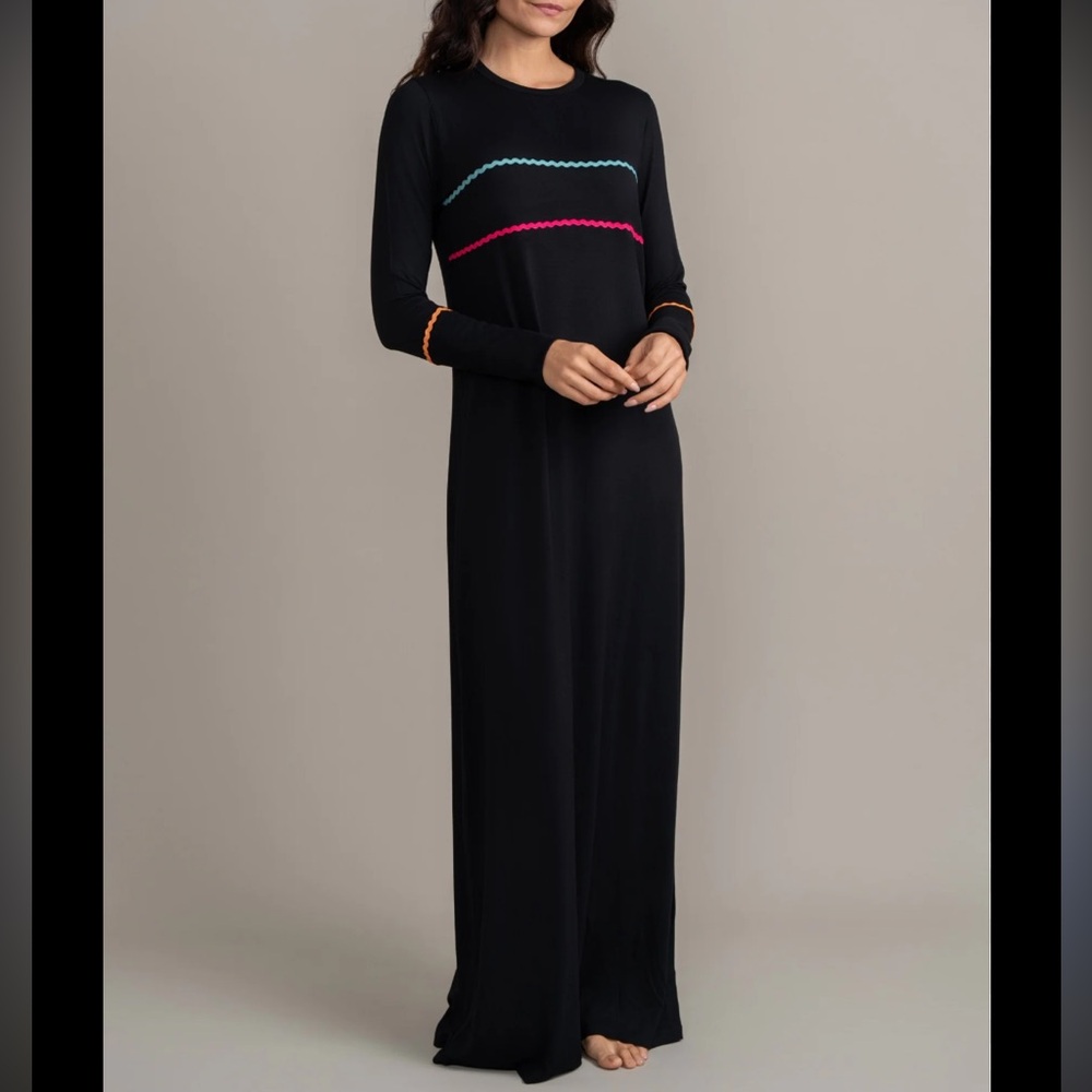 SQUIGGLE TRIM NIGHTGOWN